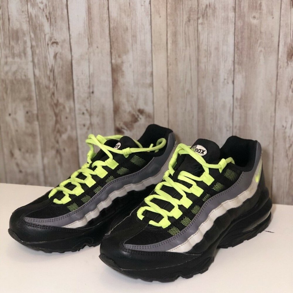 NIKE AIR MAX 95 GS BLACK/VOLT/BOYS/YOUTH SHOE 6Y